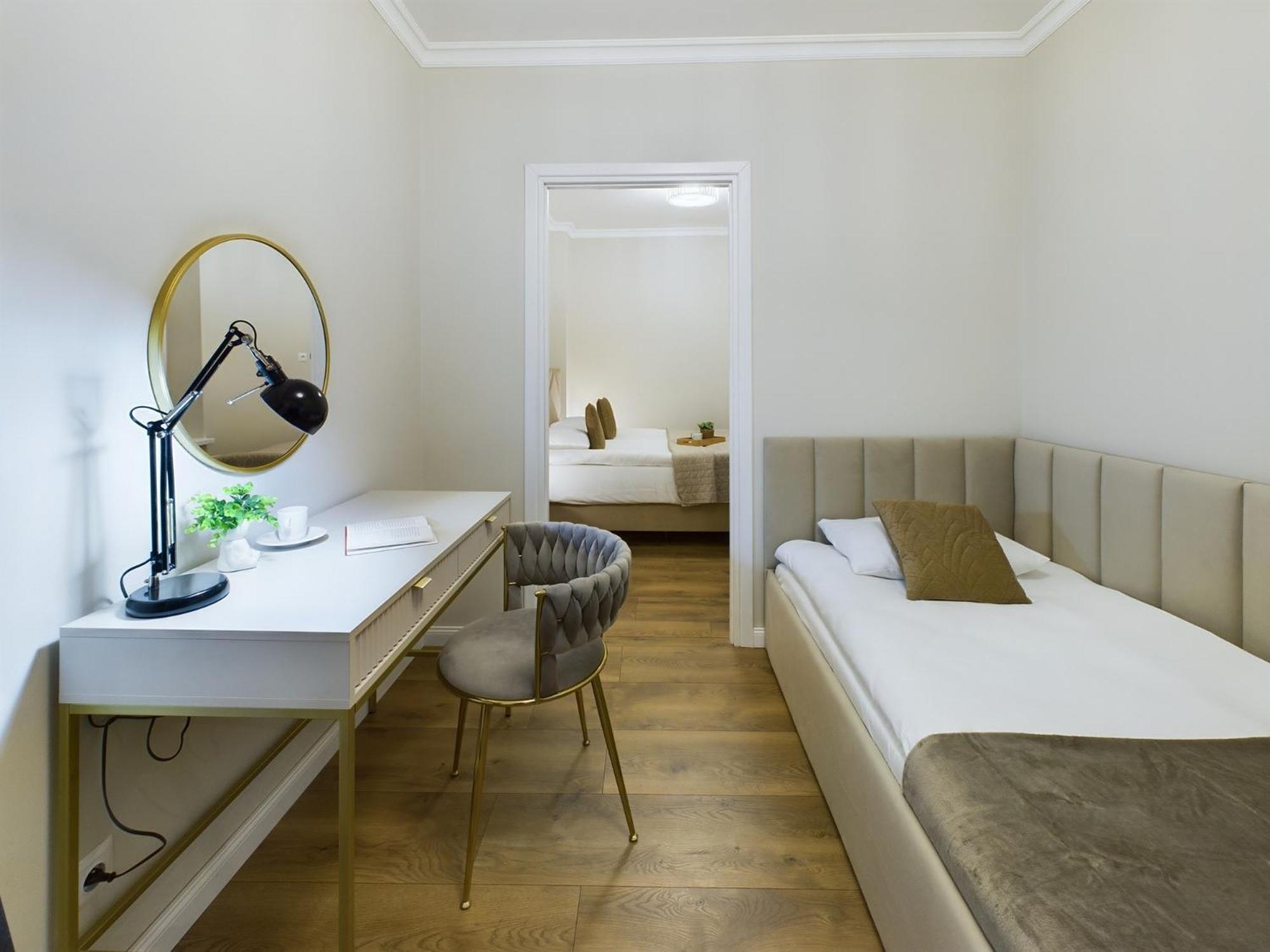 Apartments Dietla Cracow By Noclegi Renters Krakow Luaran gambar